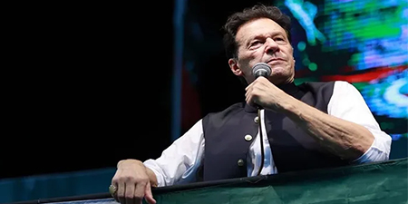 Imran Khan to government: stop 'terrorizing' journalists