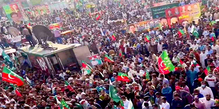 PEMRA tells TV channels not to telecast PTI long march live
