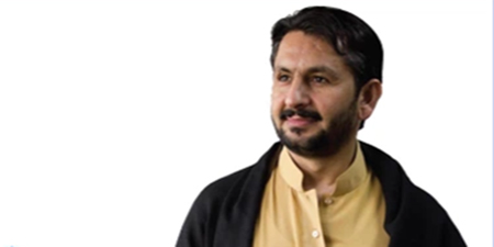 Saleem Safi seeks legal action against PTI leader Qasim Suri