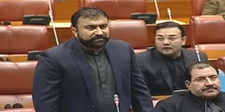 Senator Sarfraz Bugti hits back at Talat Hussain