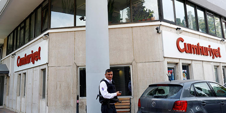 Turkey frees five Cumhuriyet newspaper staffers