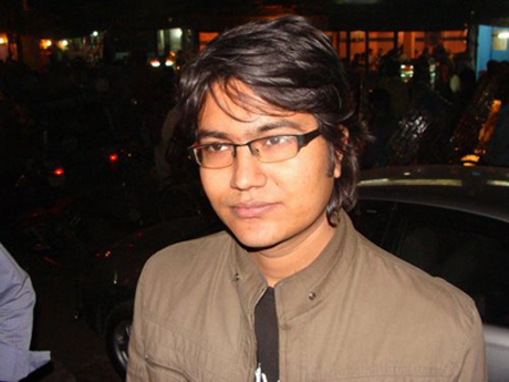 Bangladeshi blogger stabbed