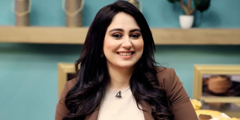 Anchor Ayesha Jahanzaib reconciles with husband, drops charges in court
