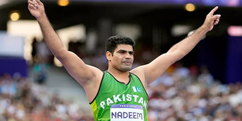 Arshad Nadeem's victory has a thousand fathers, but dads please leave him alone!