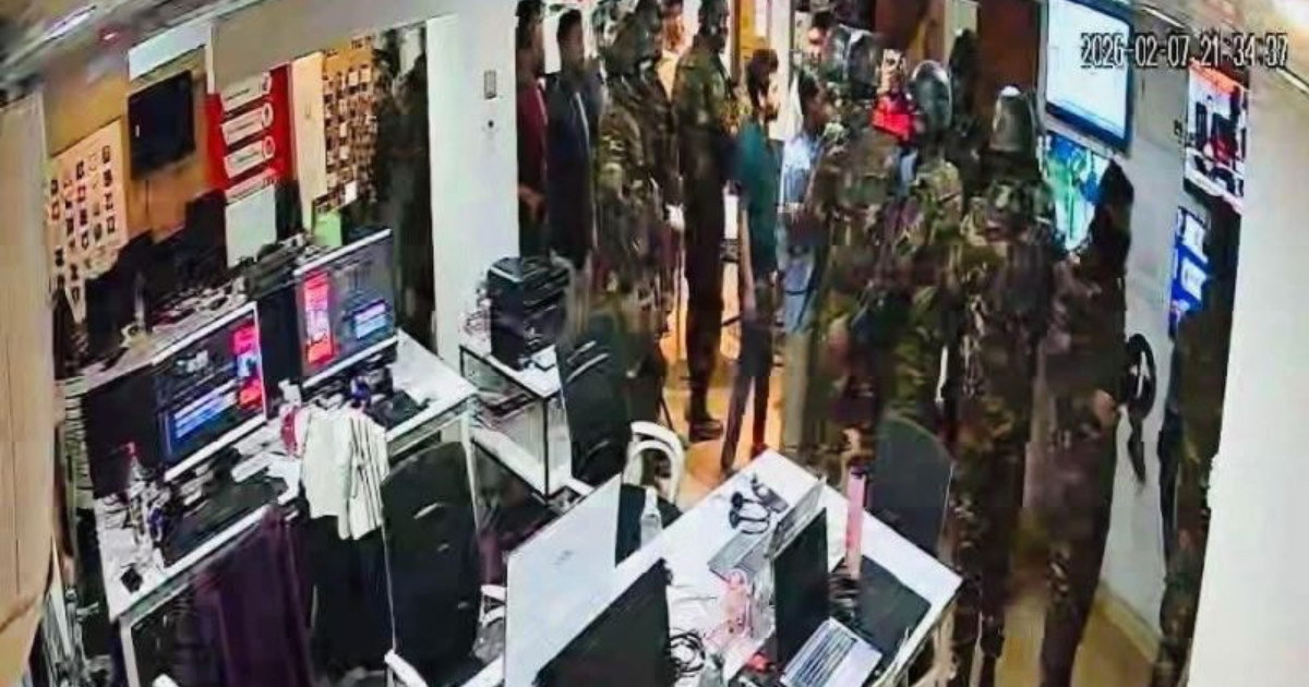 Bangladesh army detains journalists over protest coverage