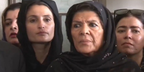 Egg attack on Aleema Khan sparks outrage among journalists and politicians Egg attack on Aleema Khan sparks outrage among journalists and politicians