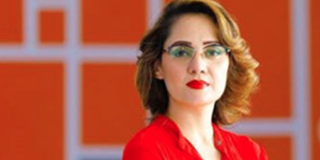 Female journalists stand with Gharidah Farooqi against smear campaign