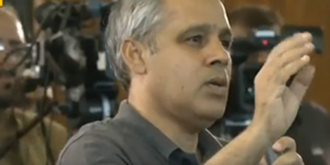 Journalist Sanaullah Khan's bold question stuns post-budget press conference