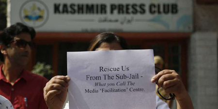 Kashmir journalists accuse Indian police of muzzling press