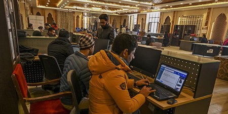 Kashmiri journalists, news outlets still offline after India partially restores internet