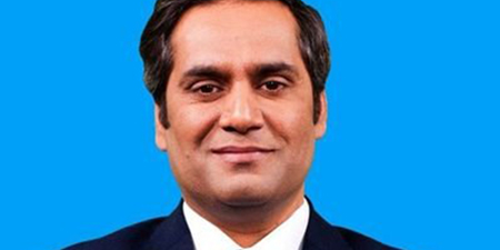 Khawar Ghumman quits Dunya TV, joins ARY 