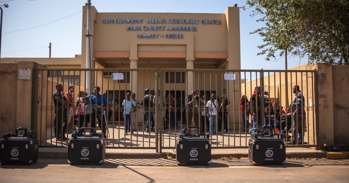 Niger suspends French media in widening crackdown