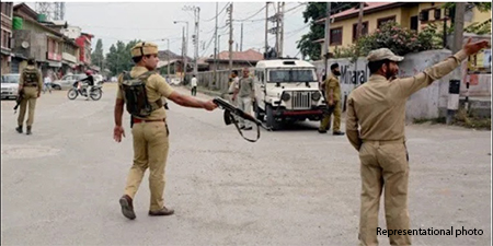 Srinagar Police thrash journalists covering Moharram processions