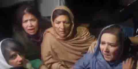 Journalists condemn police handling of Imran Khan’s sisters Journalists condemn police handling of Imran Khan’s sisters